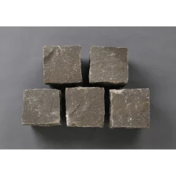 BASALT Pflasterstein ca. 9x9x9cm ANTH.ca. 85 STK/QM ^ Hot