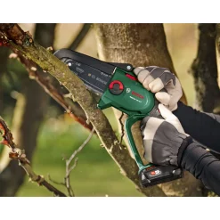 Akku- Kettensäge EasyChain 18V-15-7 - ohne Akku und Ladegerät ^ Bosch Discount