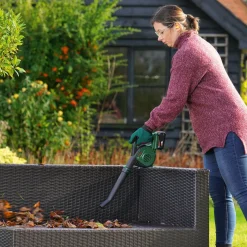 Akku-Laubbläser UniversalLeafBlower 18V-130 ^ Bosch Hot