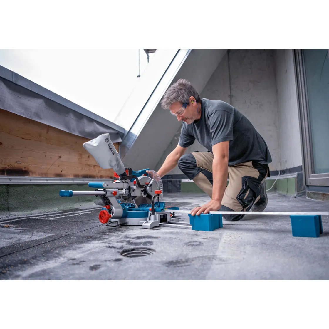 Akku Kapp- und Gehrungssäge Biturbo GCM 18V-216 D ^ Bosch Professional Online