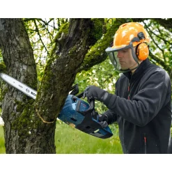 Akku-Kettensäge GKE 18V-40 ^ Bosch Professional Best