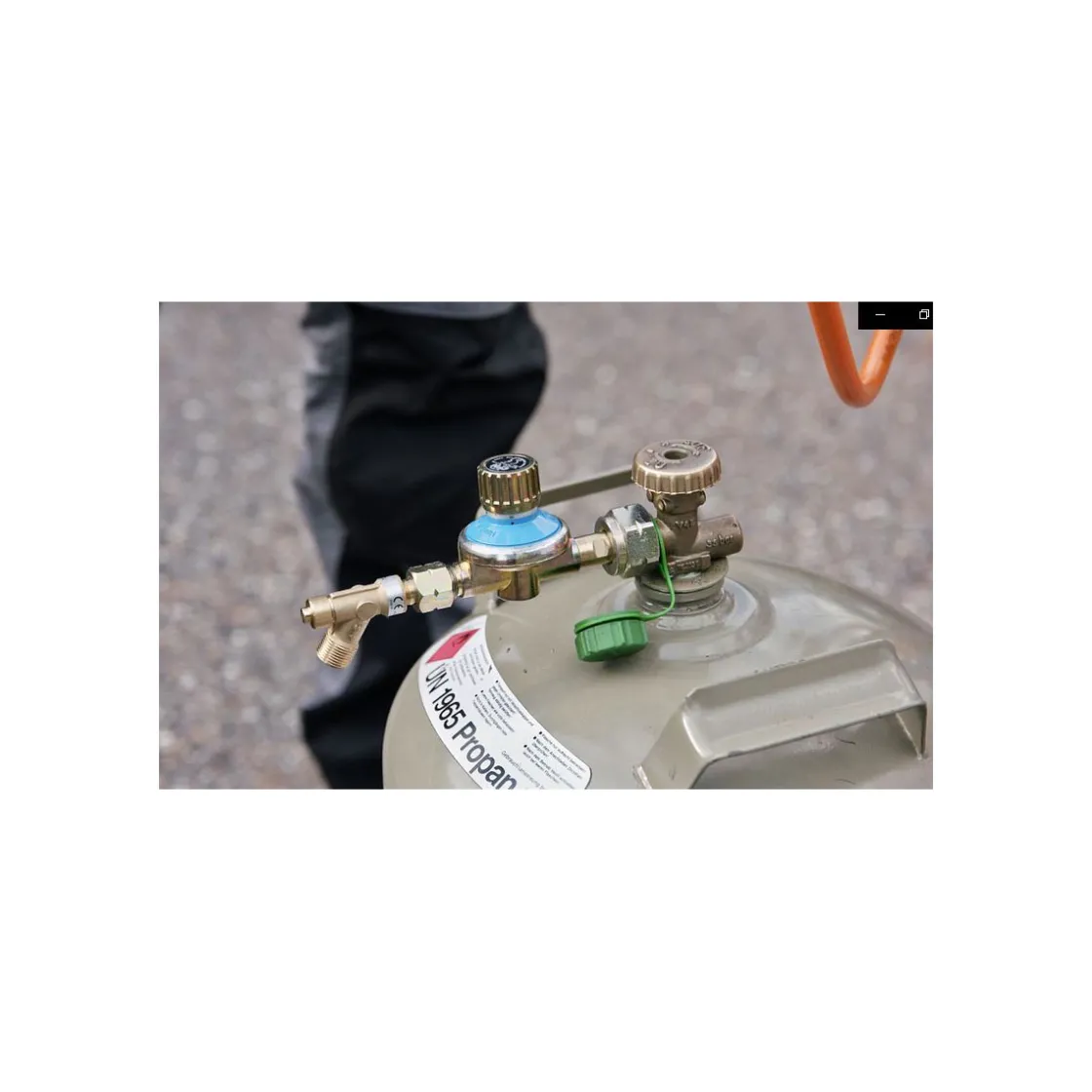 Propan-Druckregler DR 111 1-4 bar ^ CFH Discount