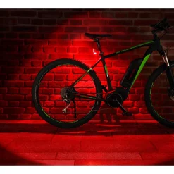 Akku-Rücklicht Twin mit Bodenbeleuchtung ^ Fischer Bikes Clearance