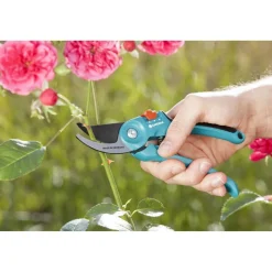 Gartenschere B / S-M DP ^ Gardena