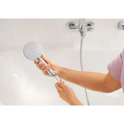 Handbrause Vernis Blend chrom Durchmesser 10 cm ^ Hansgrohe Hot