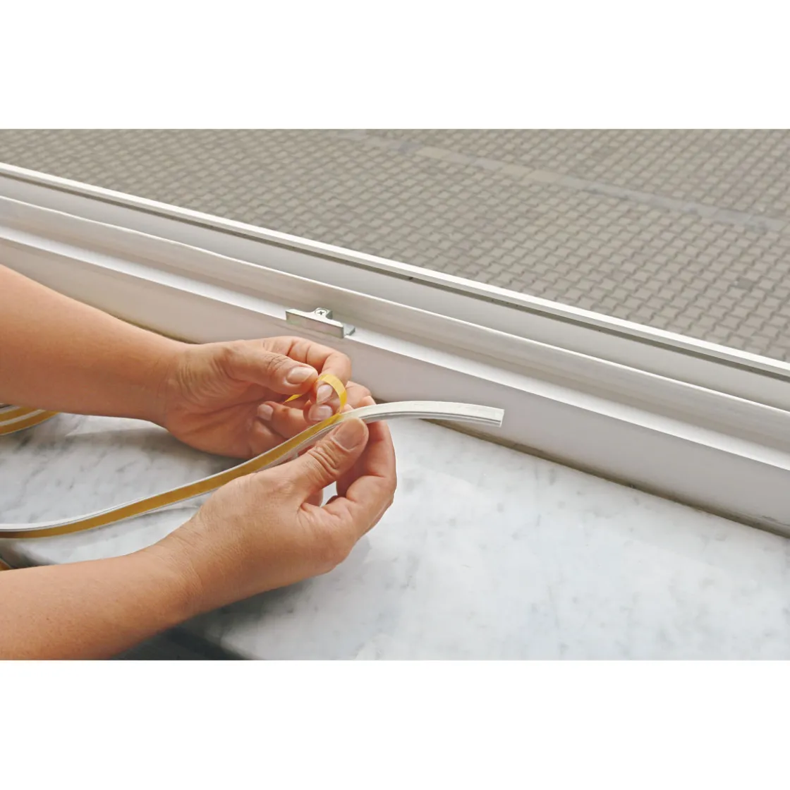 P-Profildichtung selbstklebend weiß 6m 9x5,5 mm ^ Sale